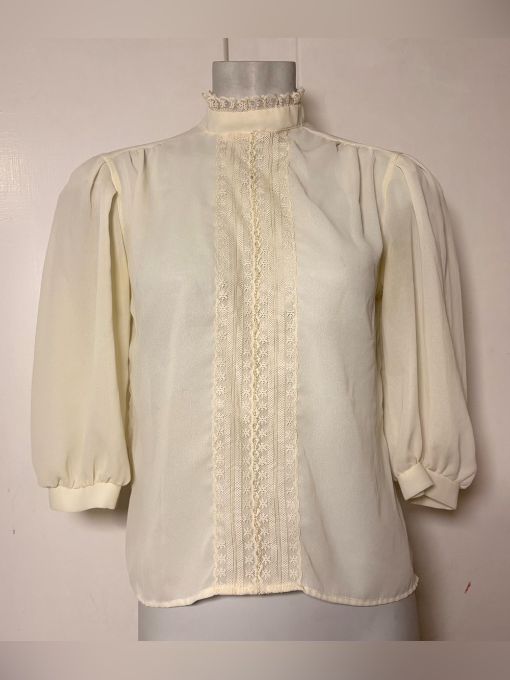 Vintage 70s Cindy Collins White Sheer Lace Faux Pearl Mock Neck Blouse